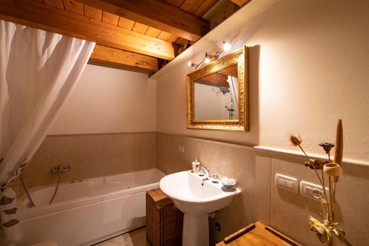 Romantic Lake View House Сульцано Экстерьер фото