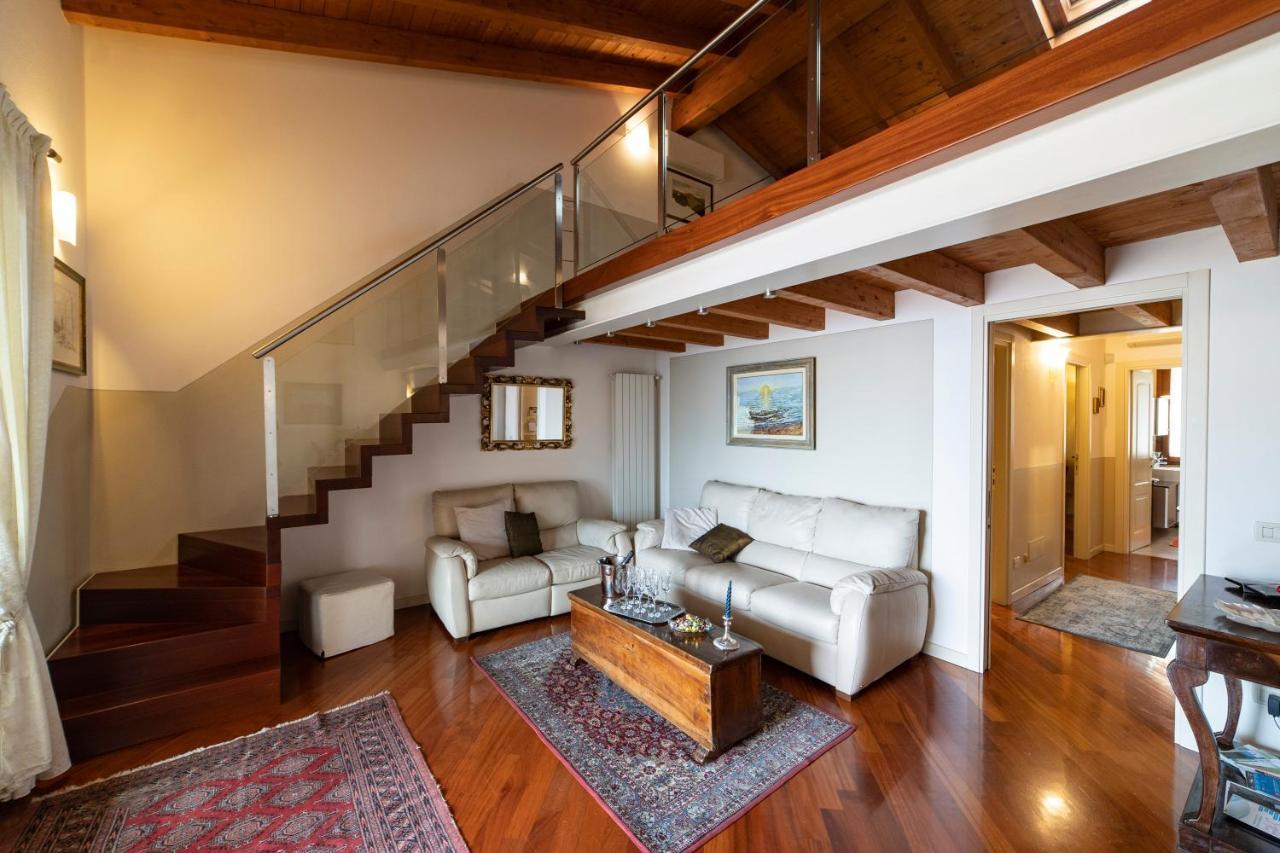 Romantic Lake View House Сульцано Экстерьер фото